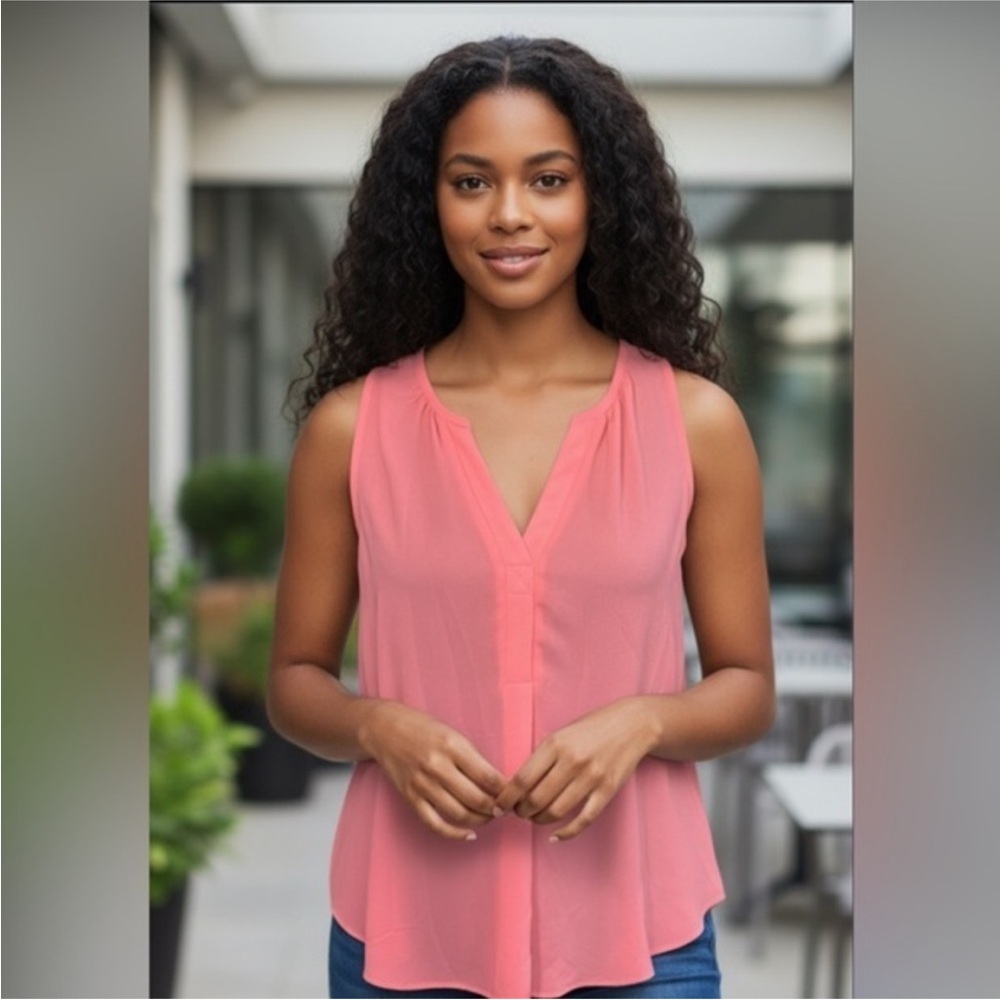 LUSH Women’s Bright Coral Sleeveless V-Neck Blouse - S